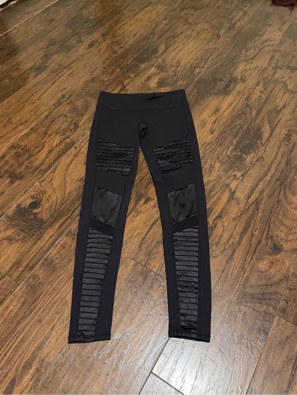 Alo yoga women’s black moto leggings size small - Picture 2 of 5